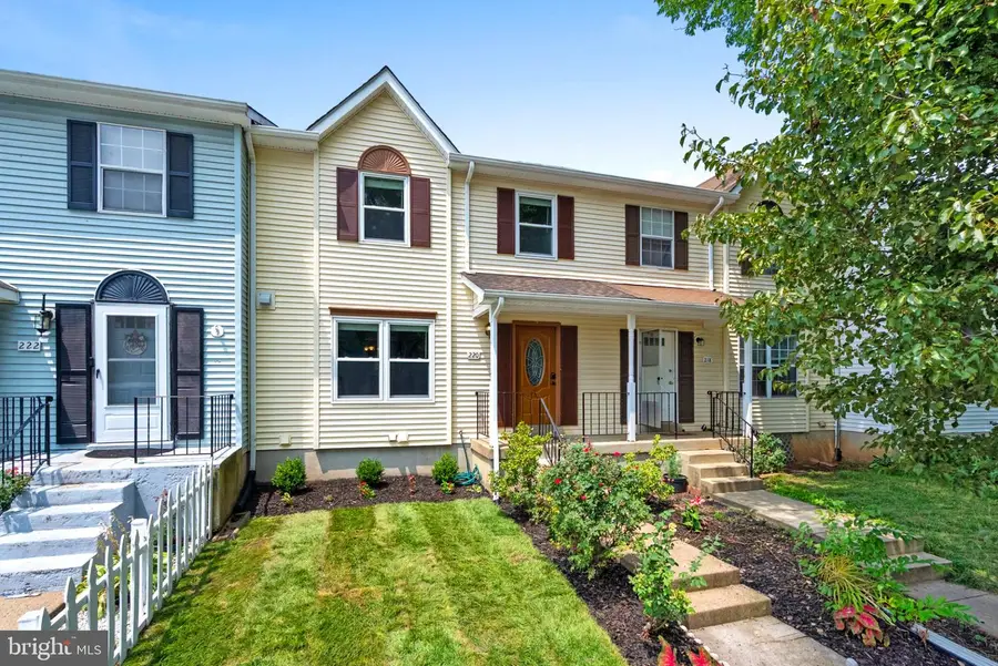 220 Meadows Ln Ne, Leesburg, VA 20176 - #2
