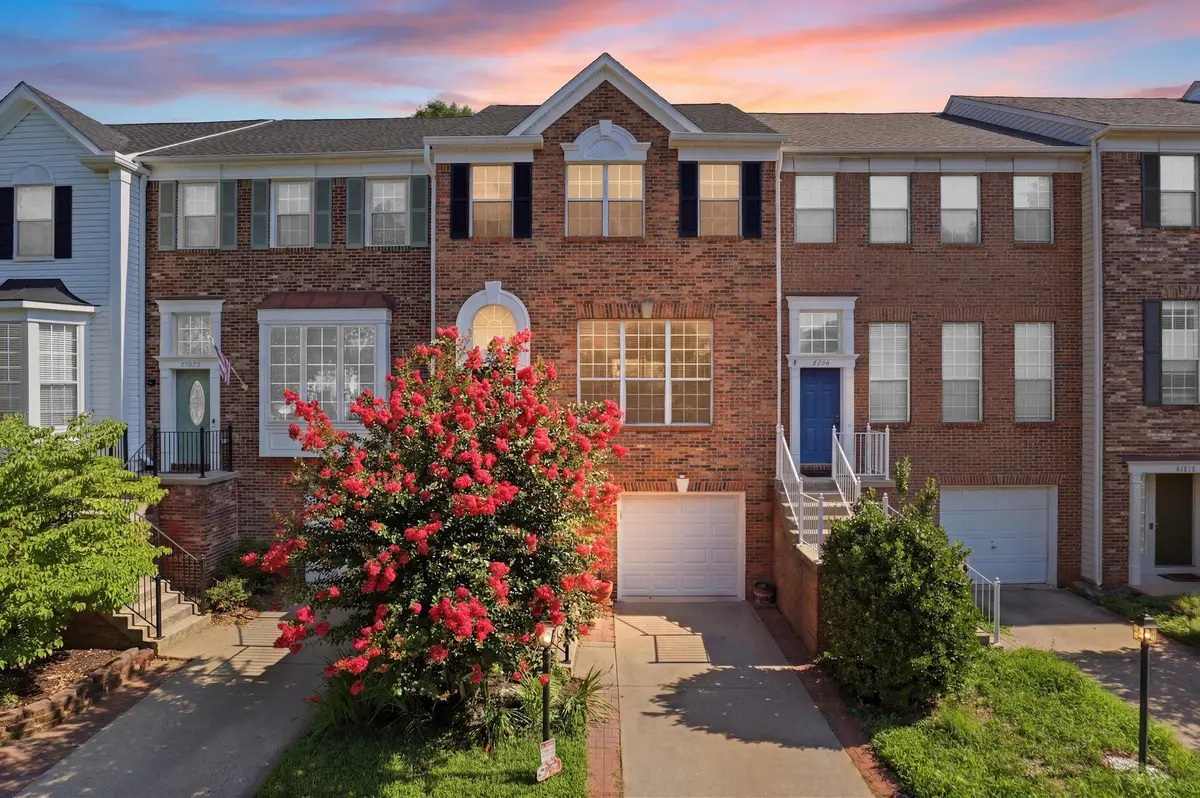 47606 Watkins Island Sq, Sterling, VA 20165 - #1