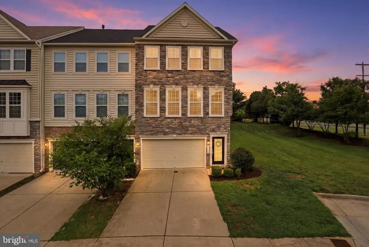42251 Dean Chapel Sq, Chantilly, VA 20152 - #1