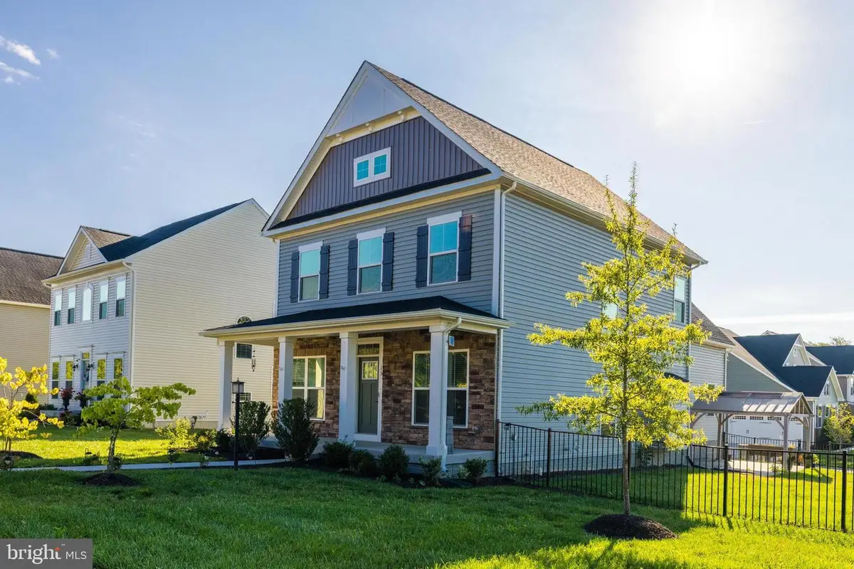 13 S Locust St, Lovettsville, VA 20180 - #1