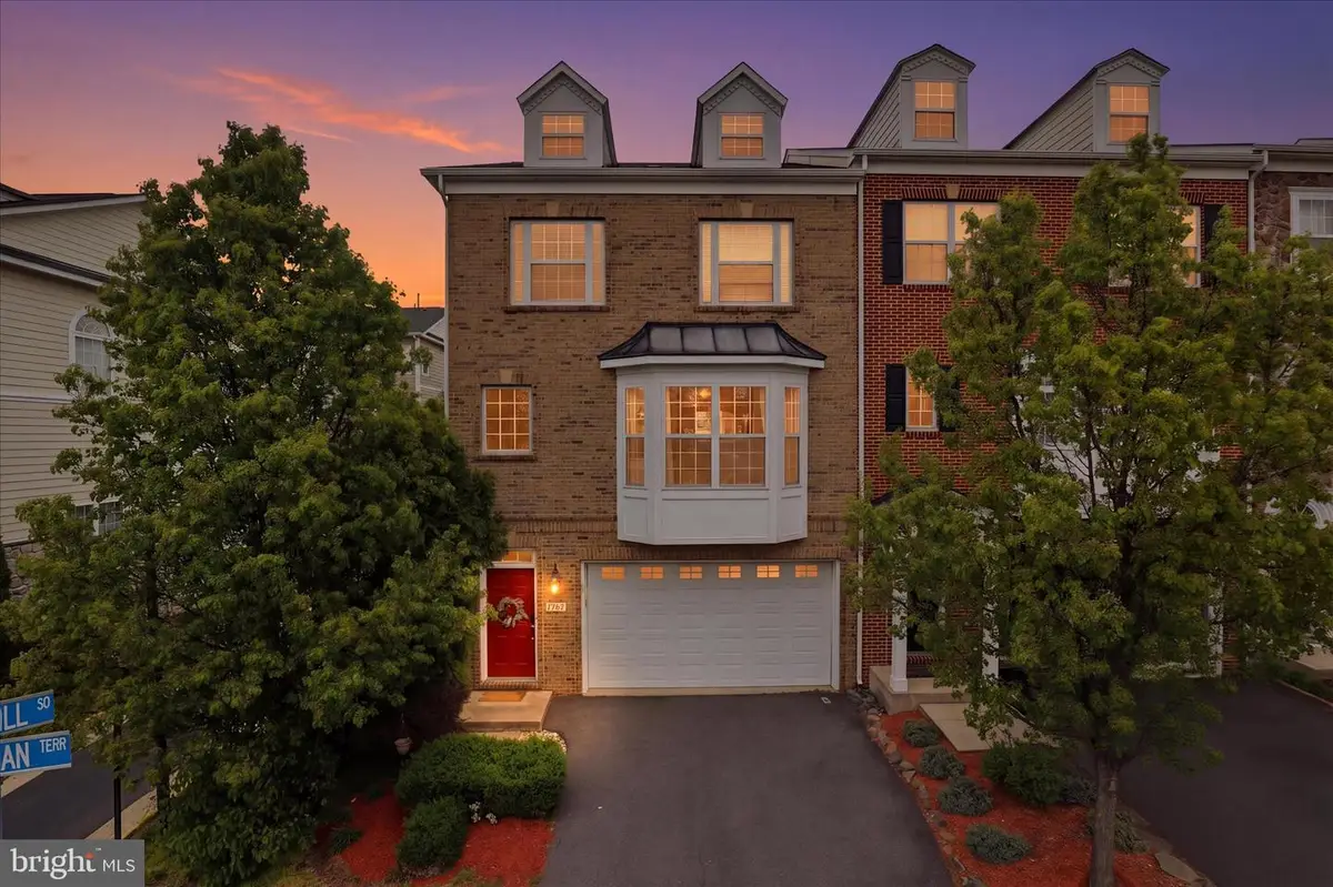 20925 Houseman Ter, Ashburn, VA 20148 - #1