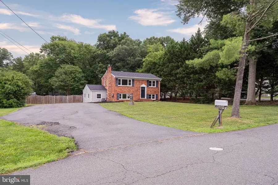 20212 Broad Run Dr, Sterling, VA 20165 - #2