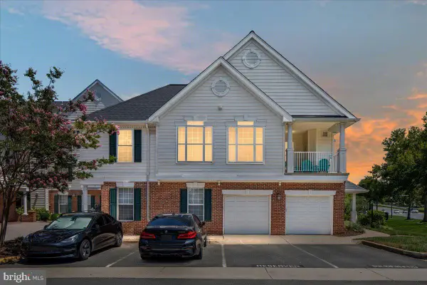 43134 Watercrest Sq #205, CHANTILLY, VA 20152