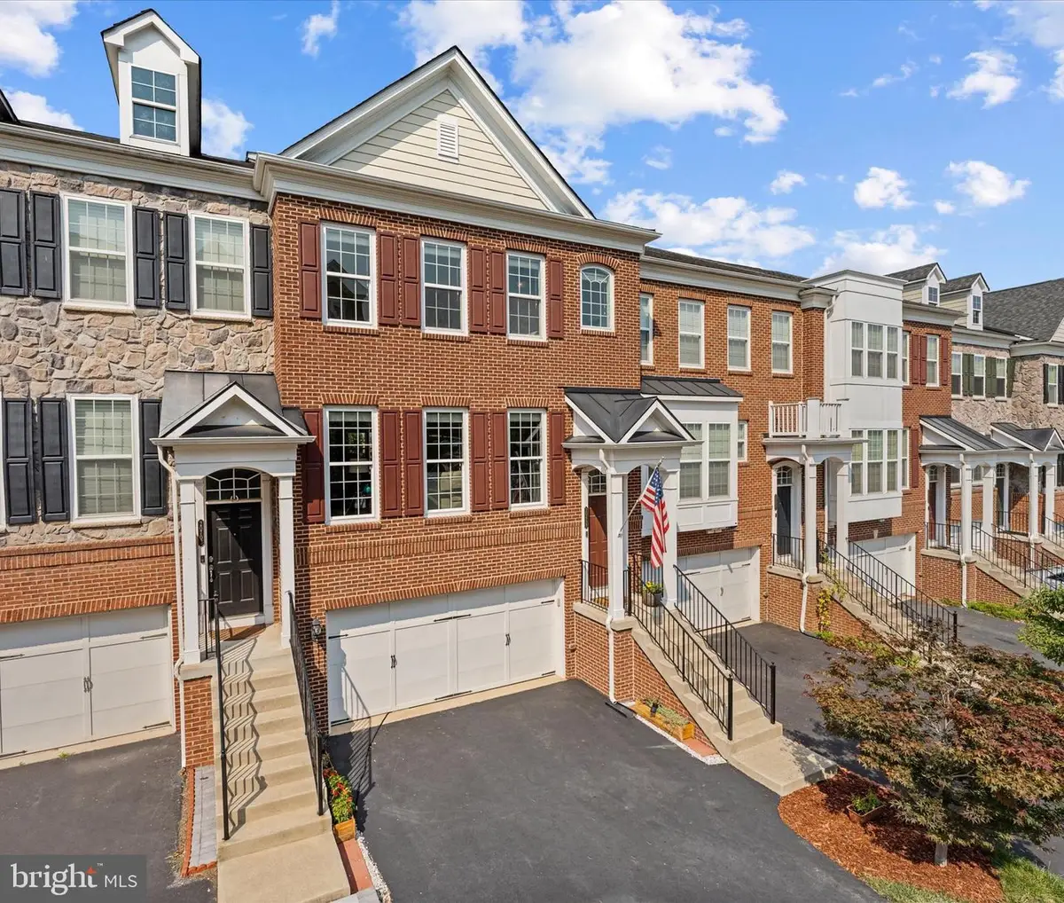 20699 Erskine Ter, Ashburn, VA 20147 - #1