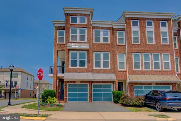 42262 Knotty Oak Terrace, BRAMBLETON, VA 20148