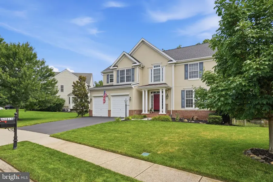 42815 Explorer Dr, Brambleton, VA 20148 - #2