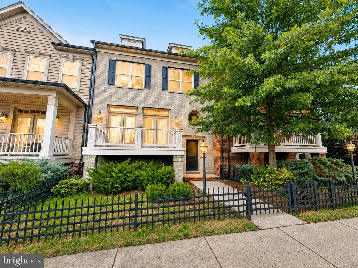 43348 Old Ryan Rd, Ashburn, VA 20148 - #1