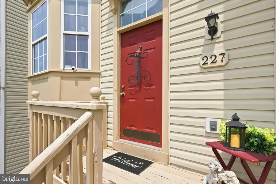 227 Frazer Dr, Purcellville, VA 20132 - #3