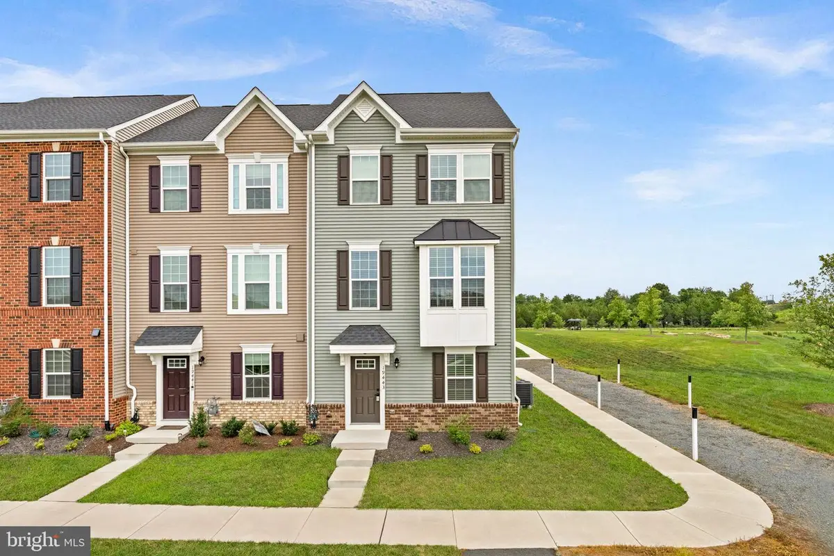 19443 Spokan Sq, Leesburg, VA 20175 - #1
