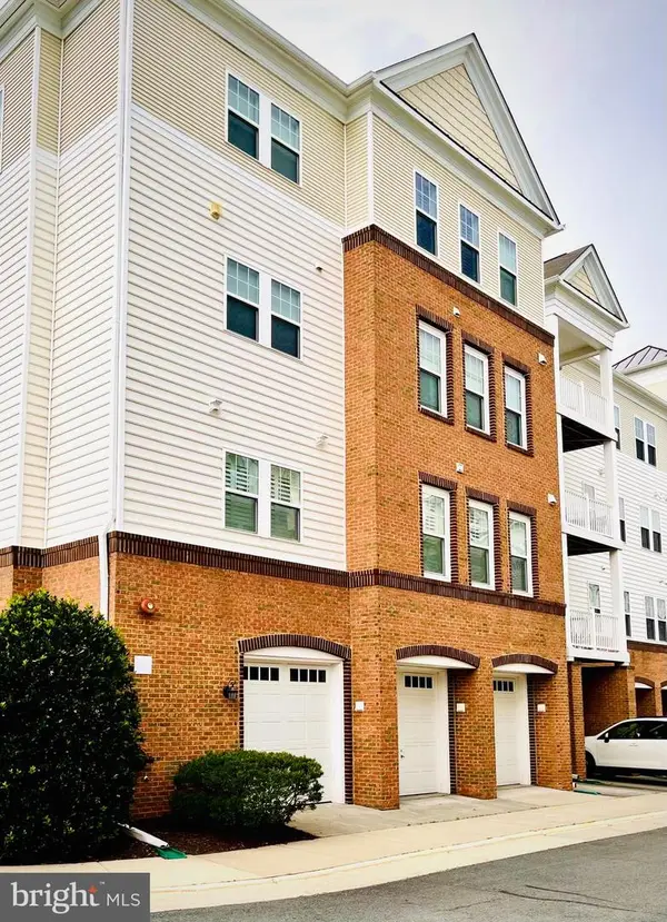41895 Cathedral Valley Sq #401, ALDIE, VA 20105
