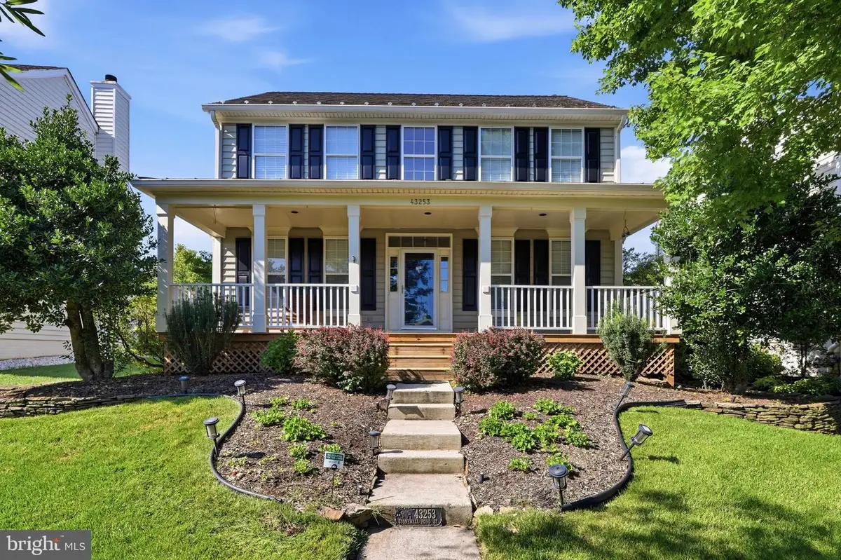 43253 Stonewall Pond St, Chantilly, VA 20152 - #1