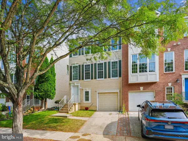 43452 Laidlow St, CHANTILLY, VA 20152