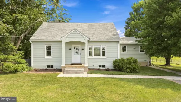 37860 Charles Town Pike, PURCELLVILLE, VA 20132