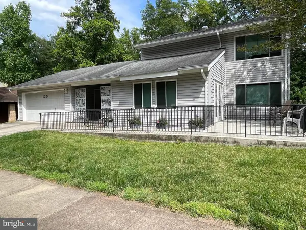 120 E Meadowland Ln E, STERLING, VA 20164