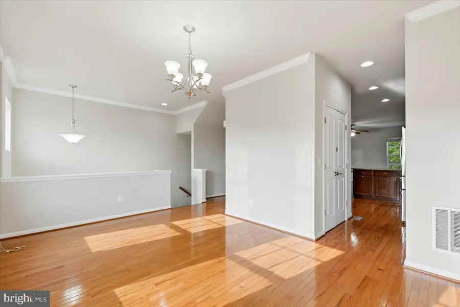 43350 Wayfarer Sq, Chantilly, VA 20152 - #3
