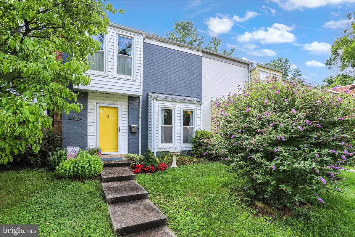 326 Shenandoah St Se, Leesburg, VA 20175 - #1