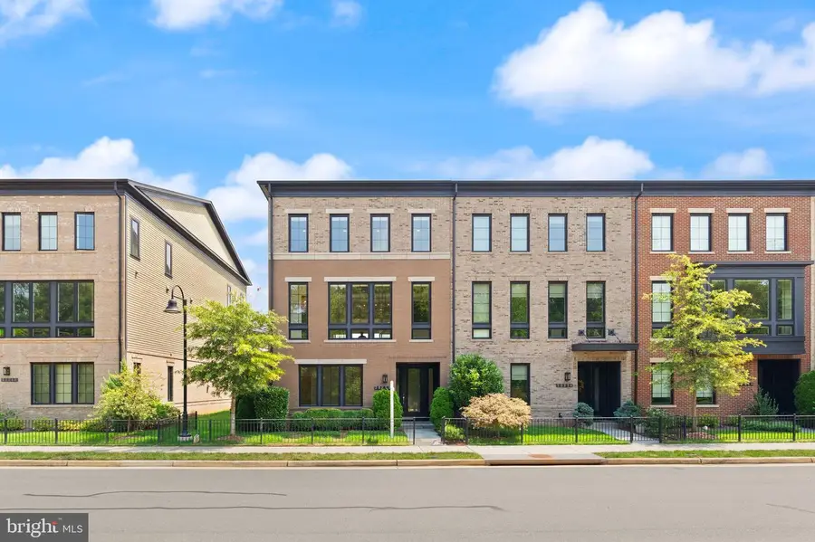 20252 Northpark Dr, Ashburn, VA 20147 - #2