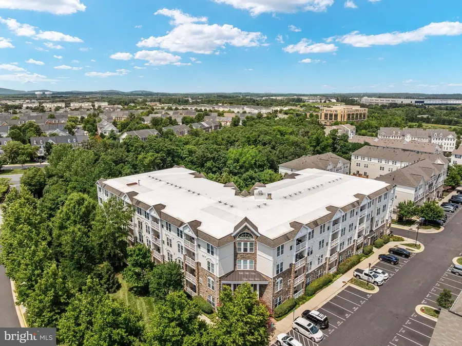 24701 Byrne Meadow Sq #406, Aldie, VA 20105 - #2