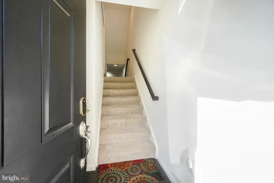 21521 Willow Breeze Sq, Ashburn, VA 20147 - #2