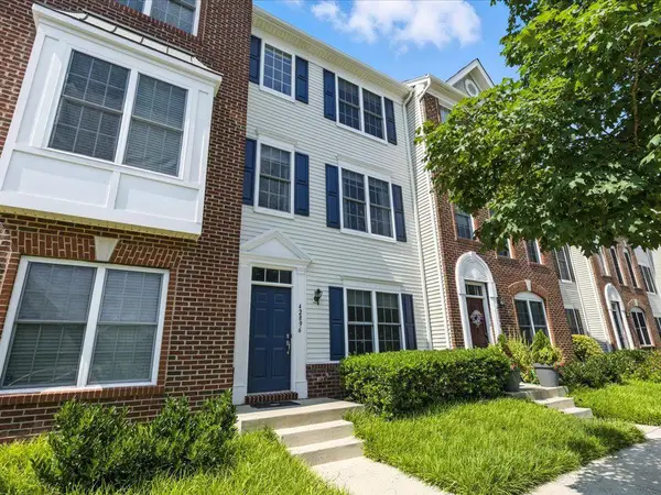 42896 Pamplin Ter, CHANTILLY, VA 20152