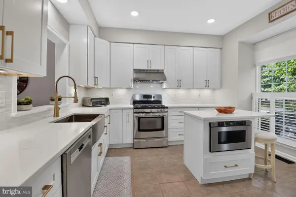 20752 Breezy Point, STERLING, VA 20165