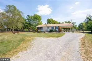 25-a S Berlin Pike, LOVETTSVILLE, VA 20180