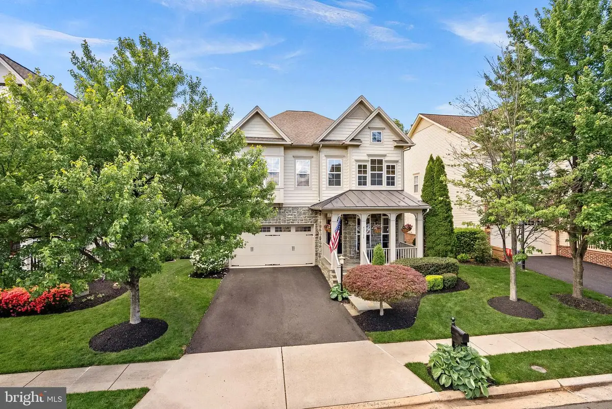 42755 Chatelain Cir, Brambleton, VA 20148 - #1