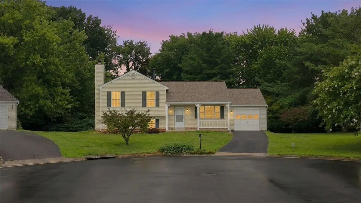 7 Red Wing Ct, Sterling, VA 20164 - #1