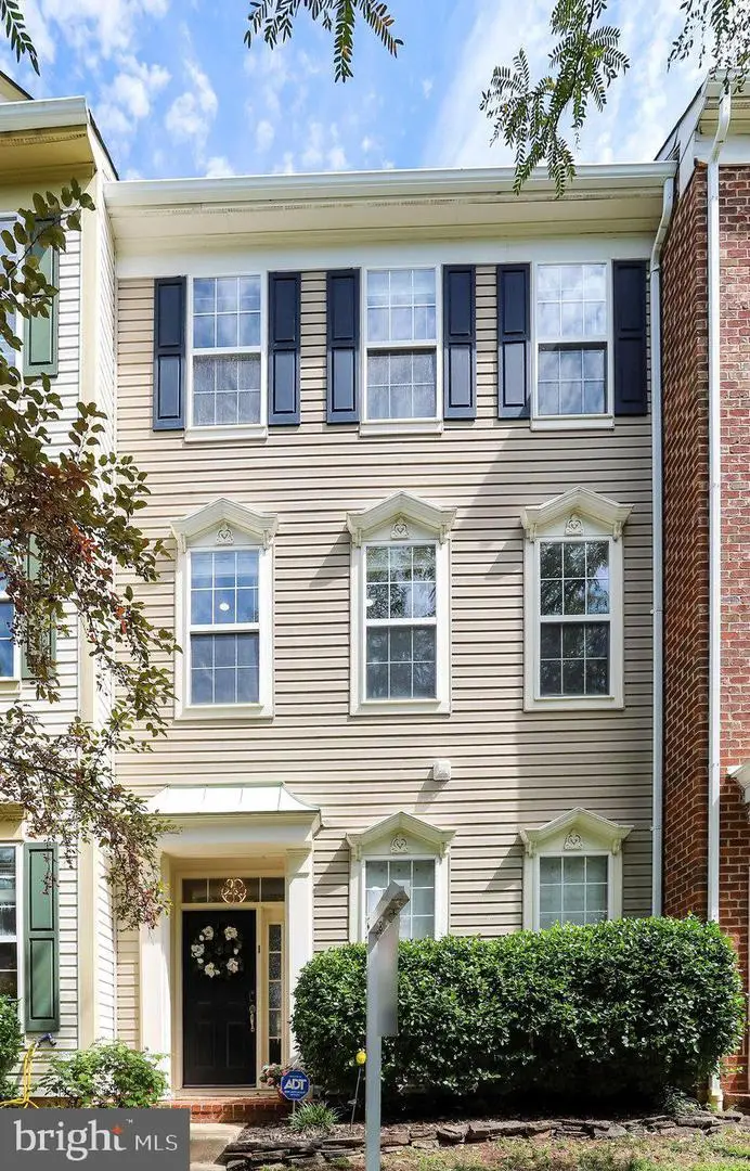 42790 Cedar Hedge St, Chantilly, VA 20152 - #1
