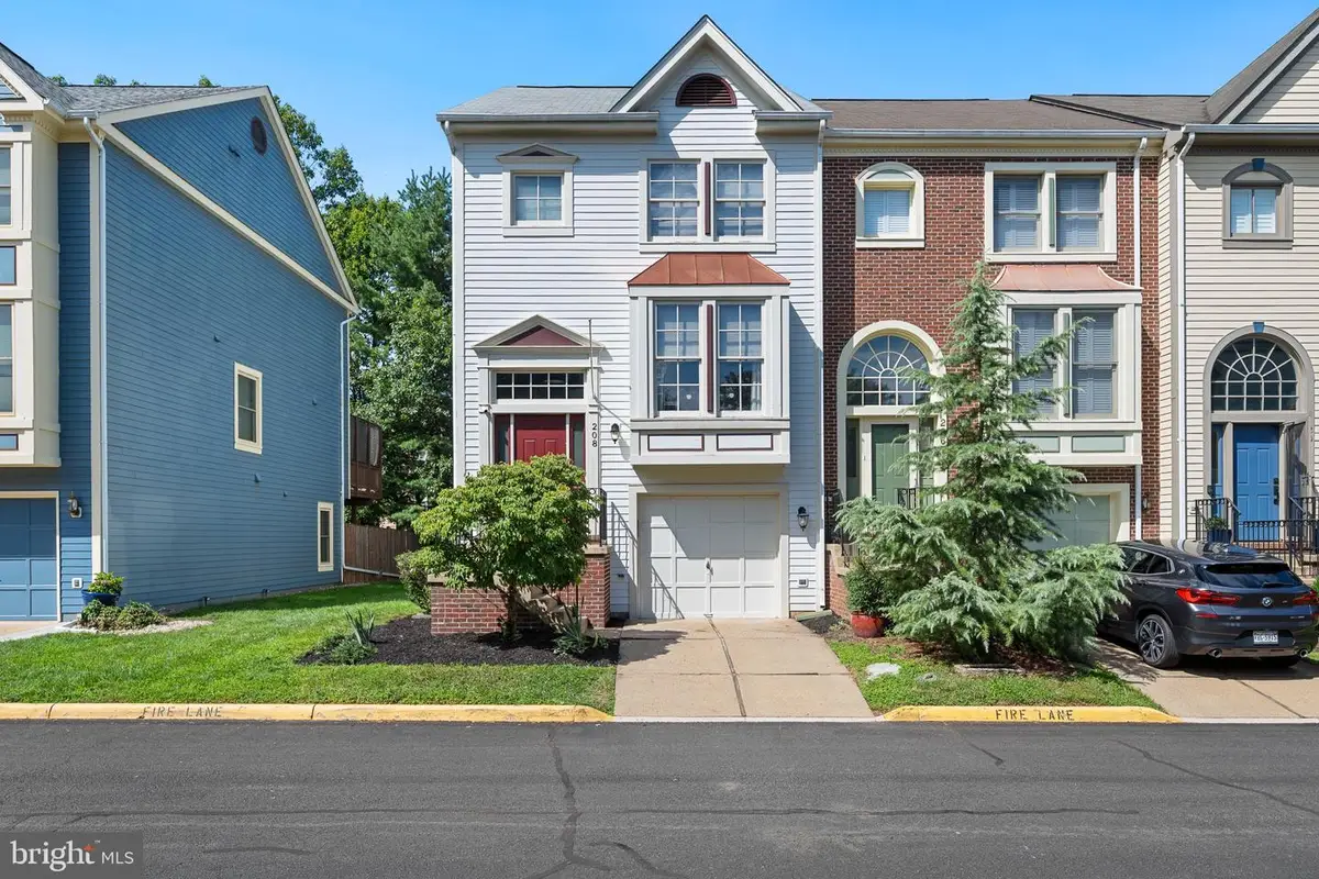 208 Occoquan Ter Sw, Leesburg, VA 20175 - #1