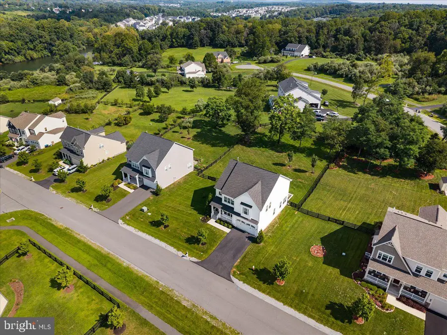 35928 Platinum Dr, Round Hill, VA 20141 - #2