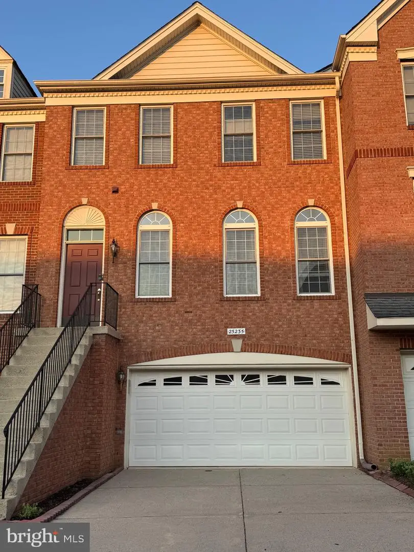 25235 Bald Eagle Ter, Chantilly, VA 20152 - #1
