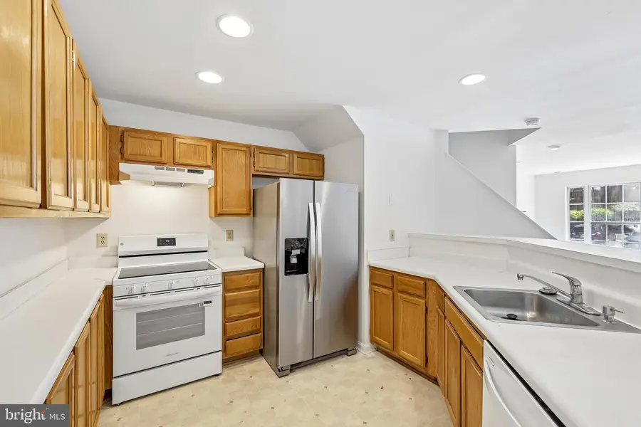 141 N Duke Dr, Sterling, VA 20164 - #2