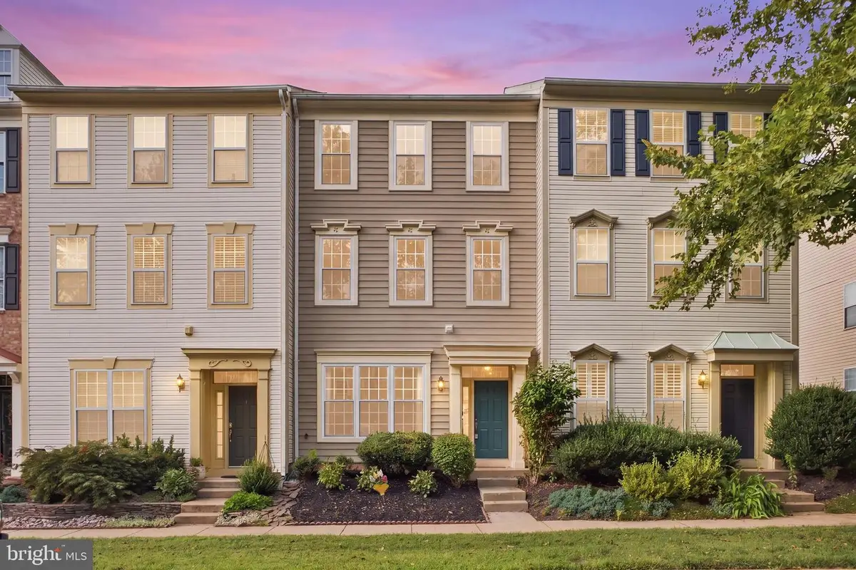 43536 Mink Meadows St, Chantilly, VA 20152 - #1