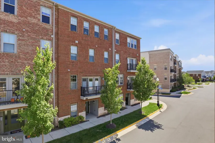 42851 Littlehales Ter, Ashburn, VA 20148 - #3