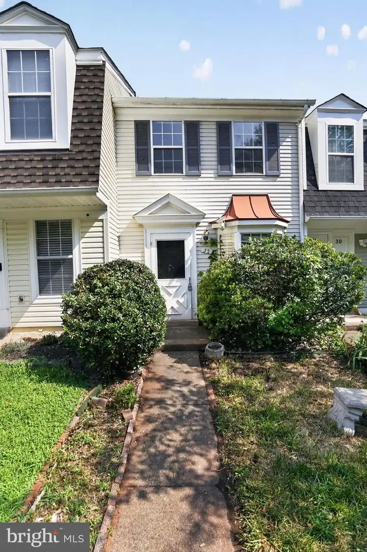 32 Palmer Ct, Sterling, VA 20165 - #2