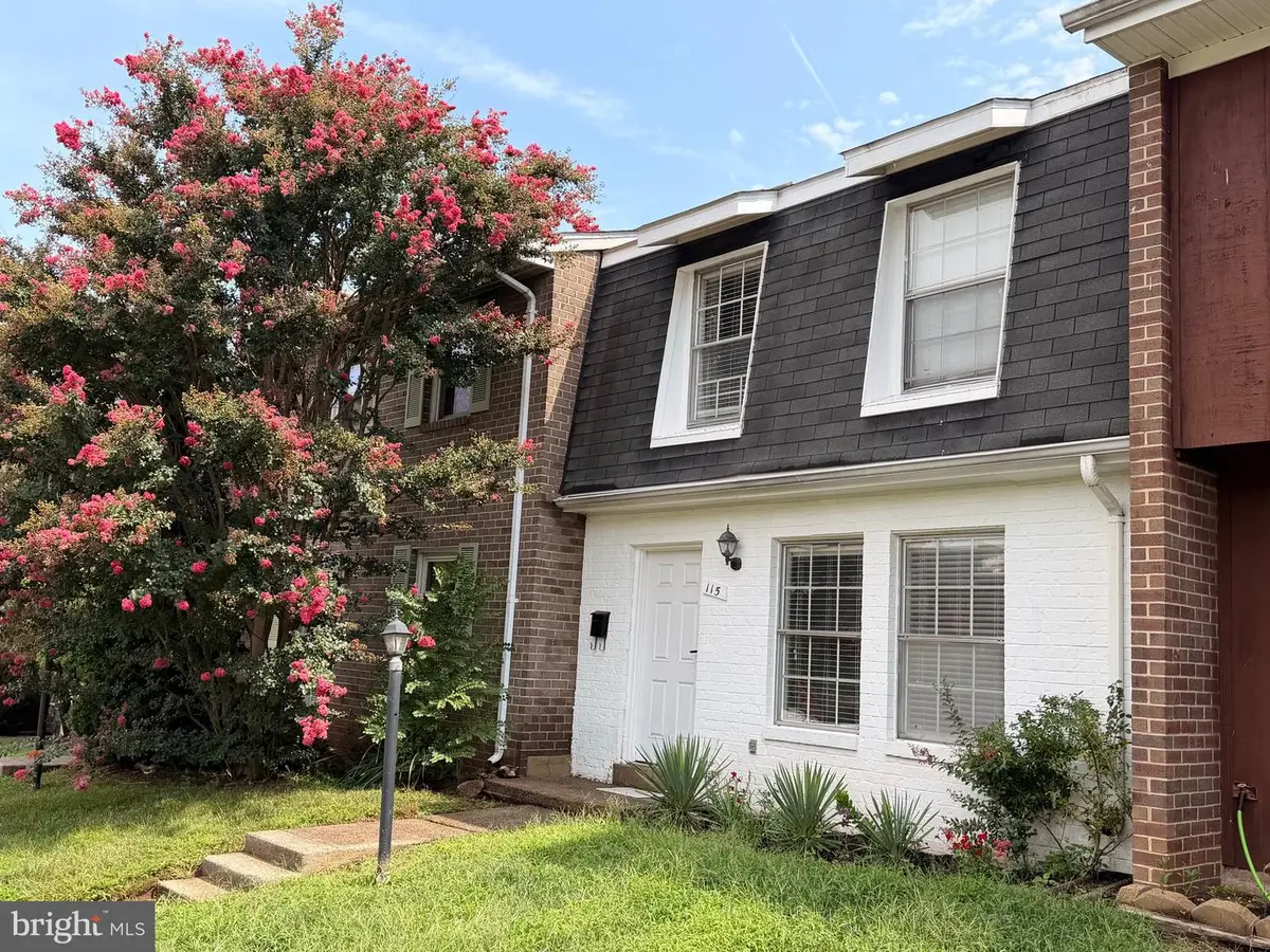 115 E Concord Ct, Sterling, VA 20164 - #1
