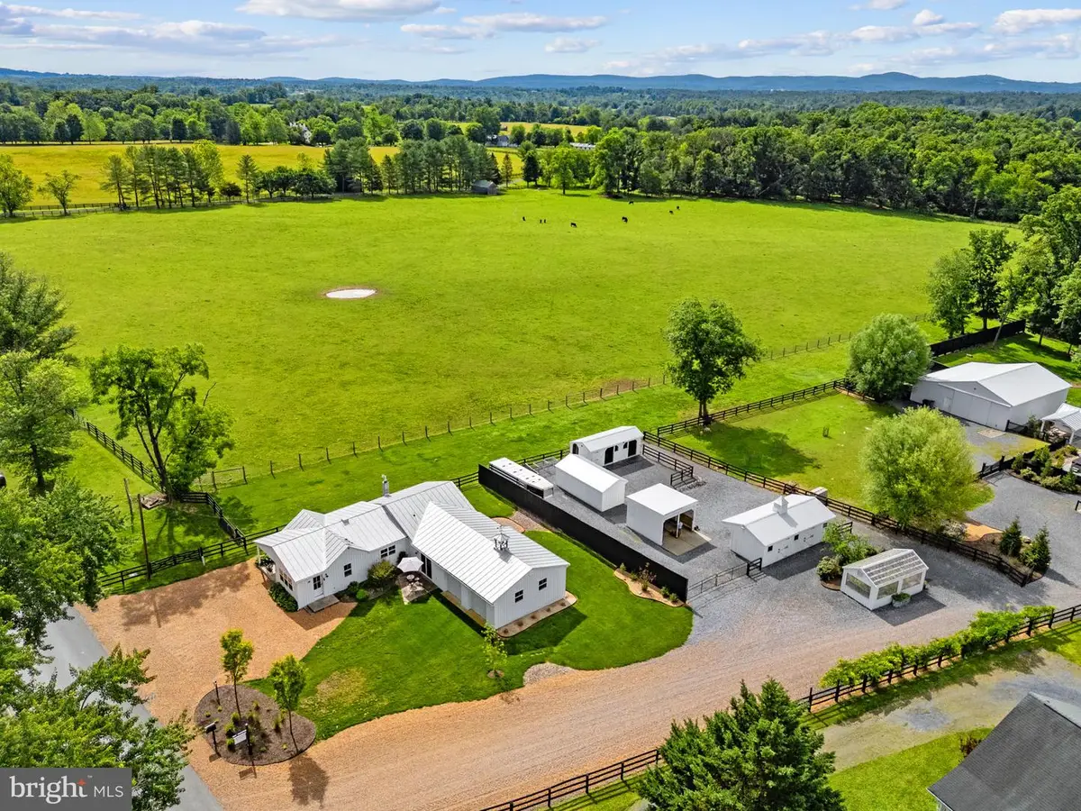 35327 Snake Hill Rd, Middleburg, VA 20117 - #1
