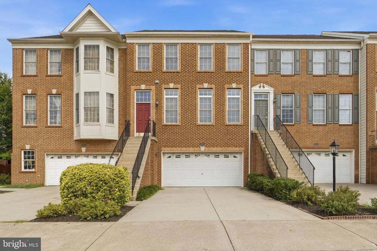 22582 Scattersville Gap Ter, Ashburn, VA 20148 - #1