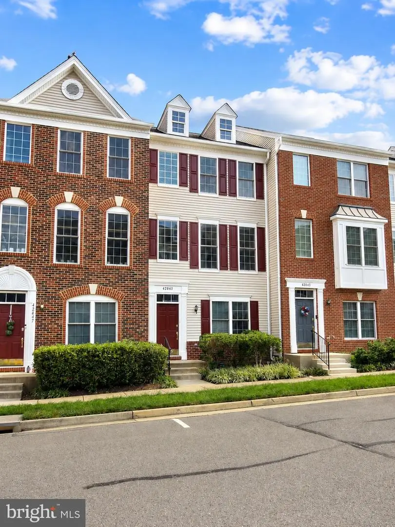 42845 Sykes Ter, Chantilly, VA 20152 - #1