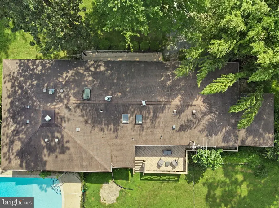 15696 Edgegrove Rd, Purcellville, VA 20132 - #3