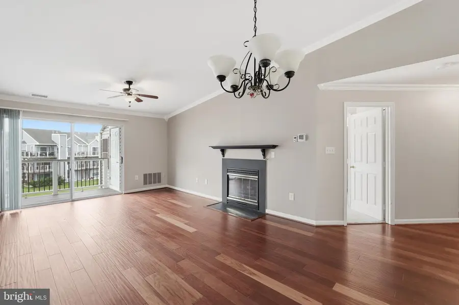 20583 Snowshoe Sq #301, Ashburn, VA 20147 - #2