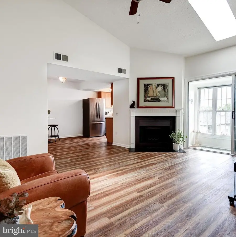 102 Prosperity Ave Se #e, Leesburg, VA 20175 - #2