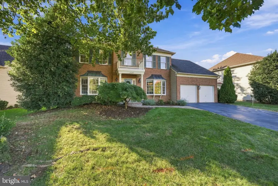 21397 Fitzgerald Dr, Ashburn, VA 20147 - #2