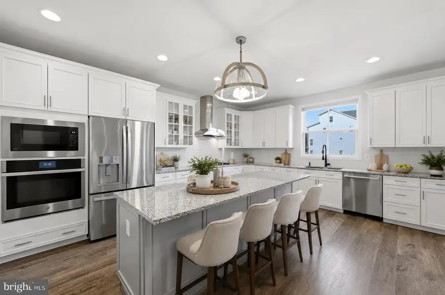 25439 Stribling Orchard Ct, Chantilly, VA 20152 - #2