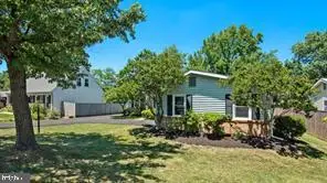 305 S Lincoln Ave, Sterling, VA 20164 - #2