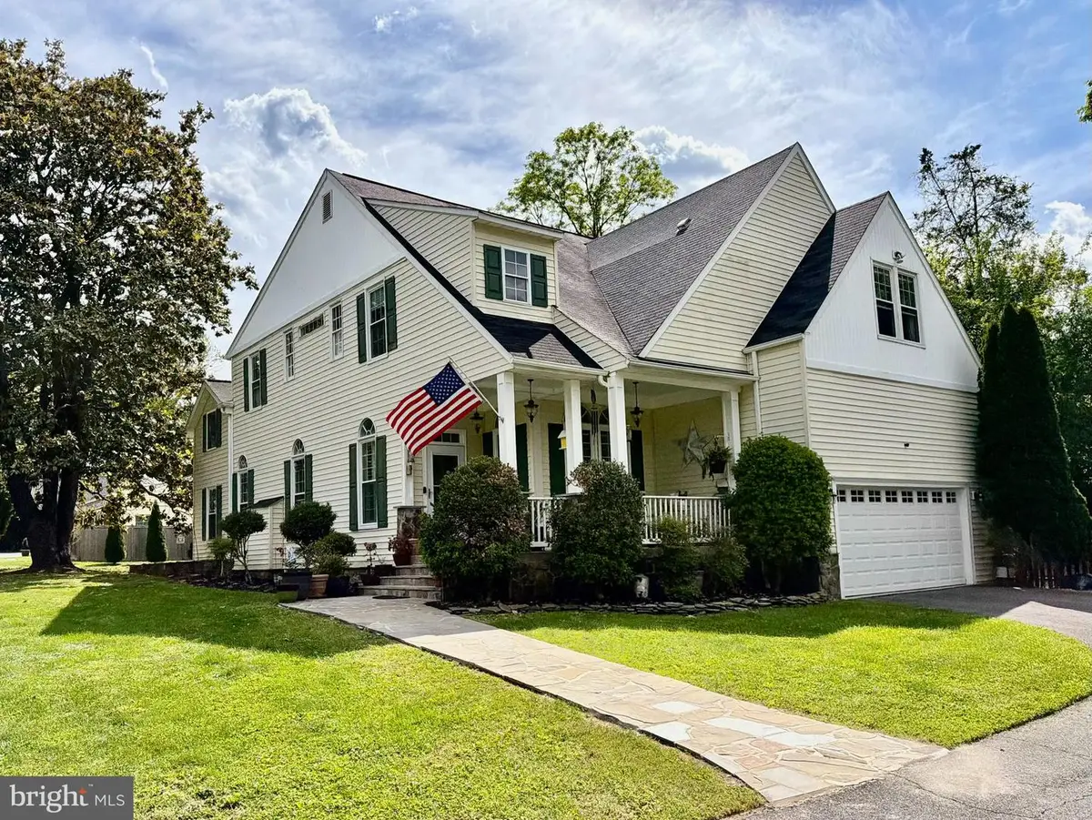 232 Maryland Ave, Hamilton, VA 20158 - #1