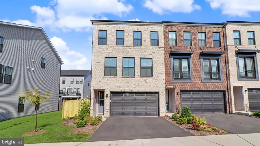 43595 Farringdon Sq, Broadlands, VA 20148 - #2