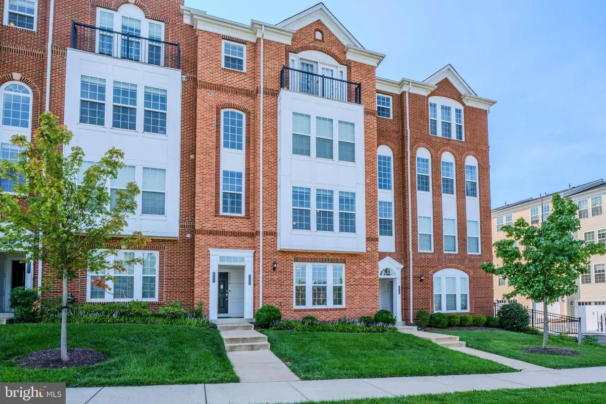42677 Wardlaw Ter, Ashburn, VA 20147 - #1