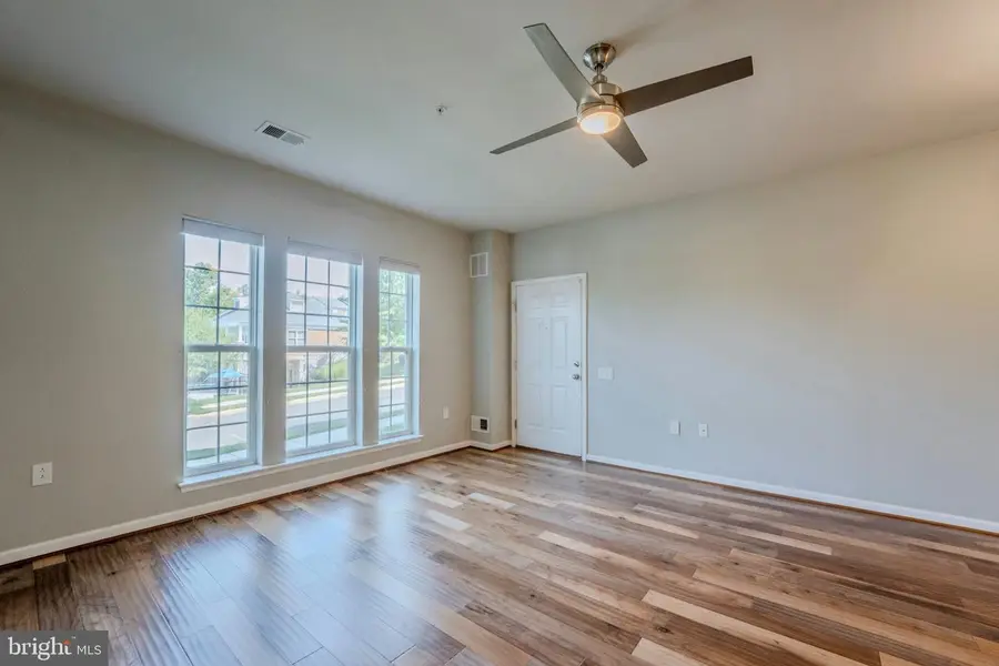 42677 Wardlaw Ter, Ashburn, VA 20147 - #3